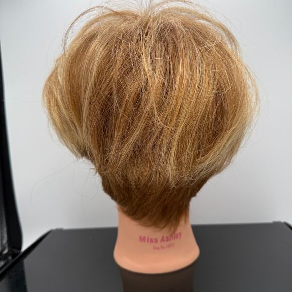 Raquel Welch Mystique Wig Petite Average R29S Short Layered Blonde Kanekalon main image 5